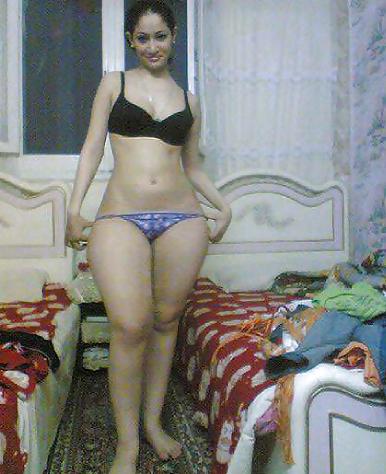 25P Curvy Asian Girls