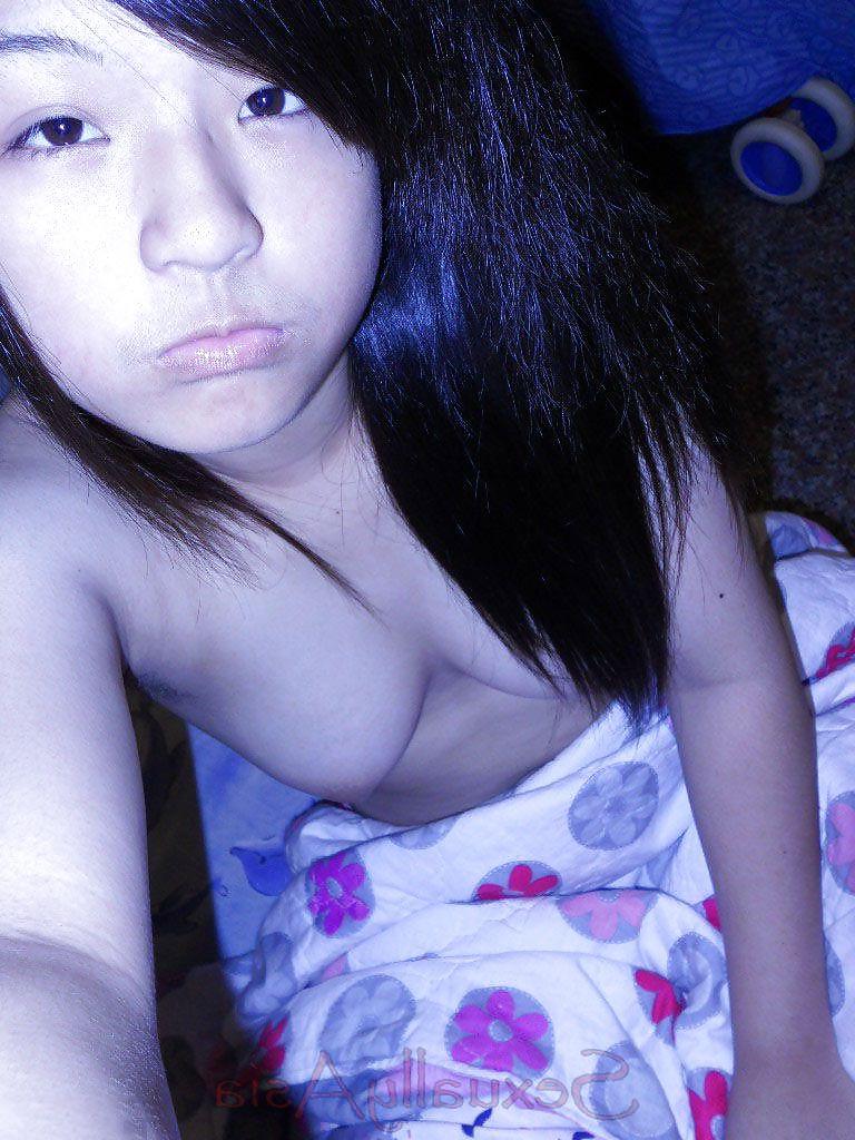 19P Asian Mirror & Self Shots 01