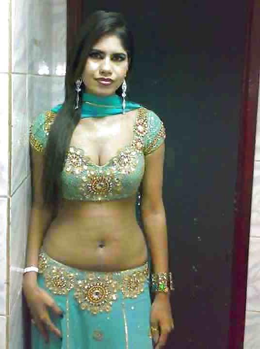 25P ASIAN BEAUTIES-I I (INDIAN & PAKISTANI)