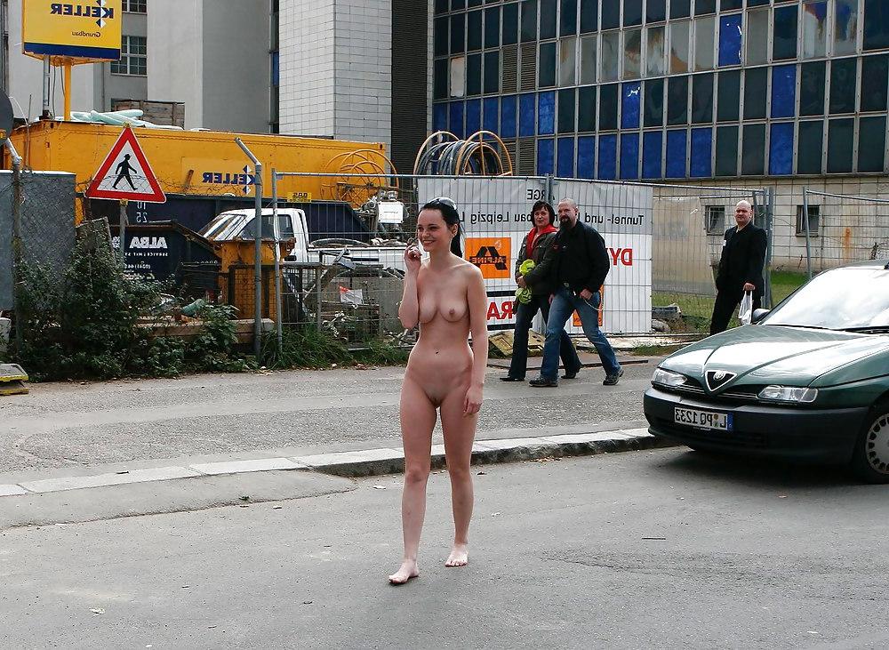 25P Public nudity girls #7