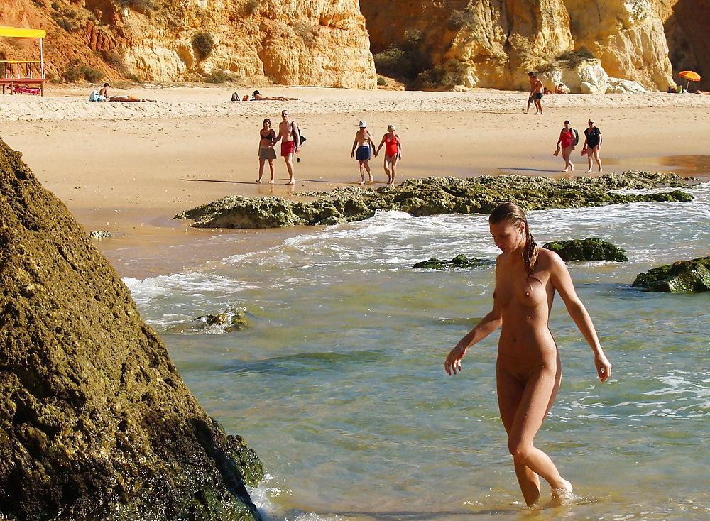 25P Public nudity girls #7