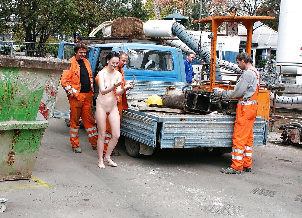 25P Public nudity girls #7