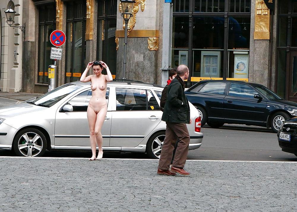 25P Public nudity girls #7