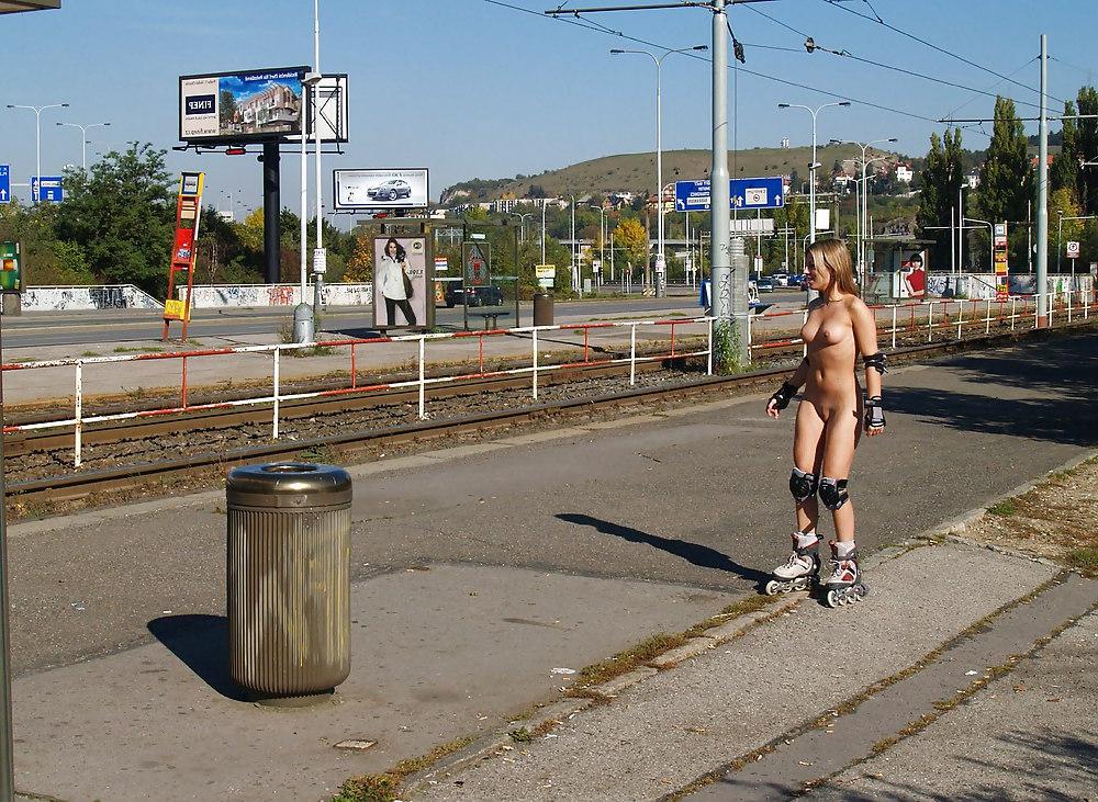 25P Public nudity girls #7