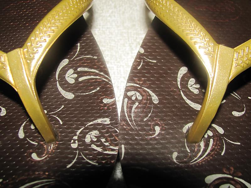 25P Havaianas foot fetish