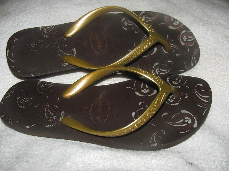25P Havaianas foot fetish