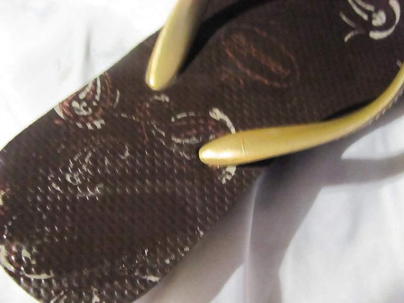 25P Havaianas foot fetish