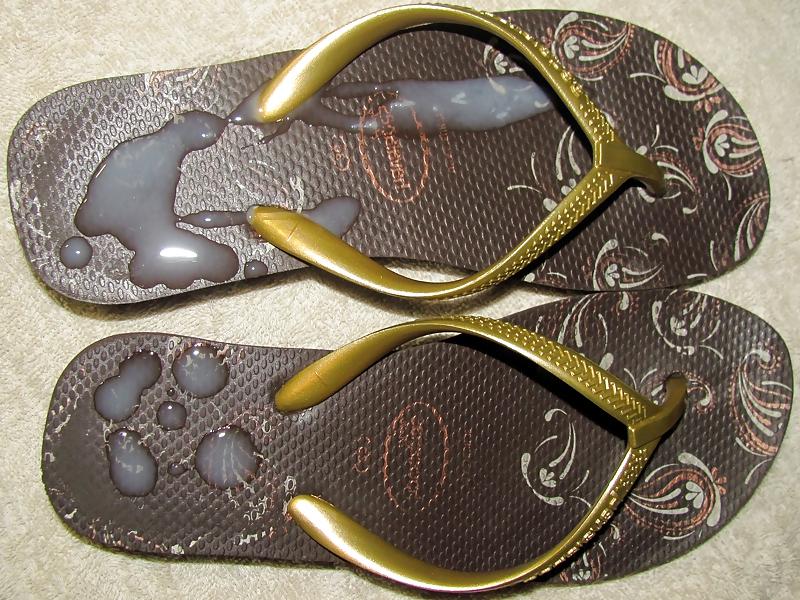 25P Havaianas foot fetish