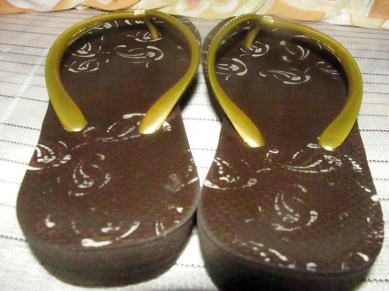 25P Havaianas foot fetish
