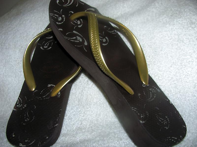 25P Havaianas foot fetish