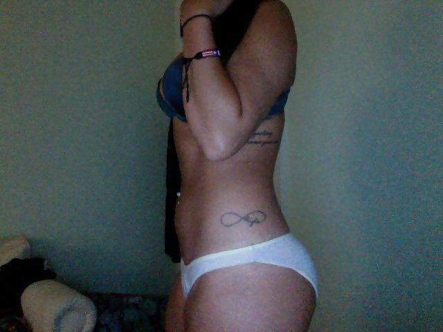 25P New York Rican - Ass & Cleavage