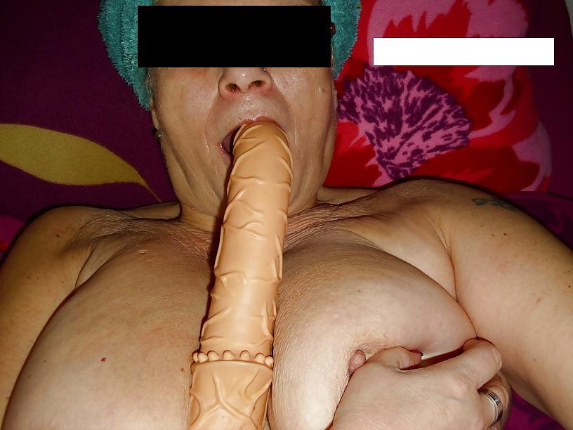 5P New Pics from my Busty Granny Neighbor 