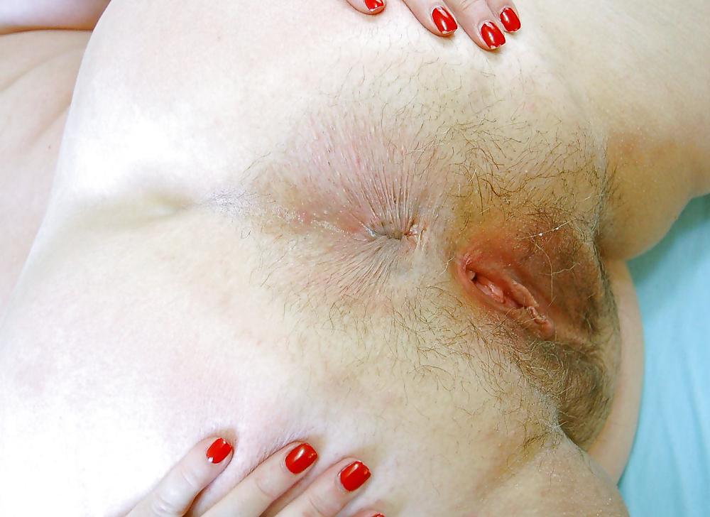 24P BBW Mature Spreading her Big Holes PART 1