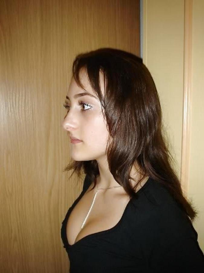 8P Turkish girl: Elif