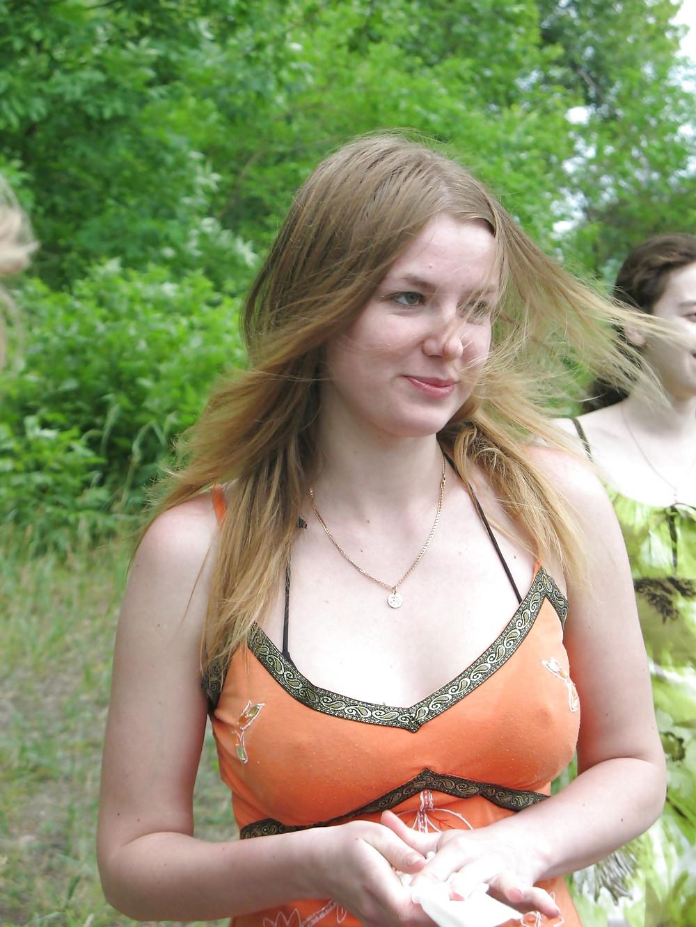 25P Downblouse - Cleavage 10