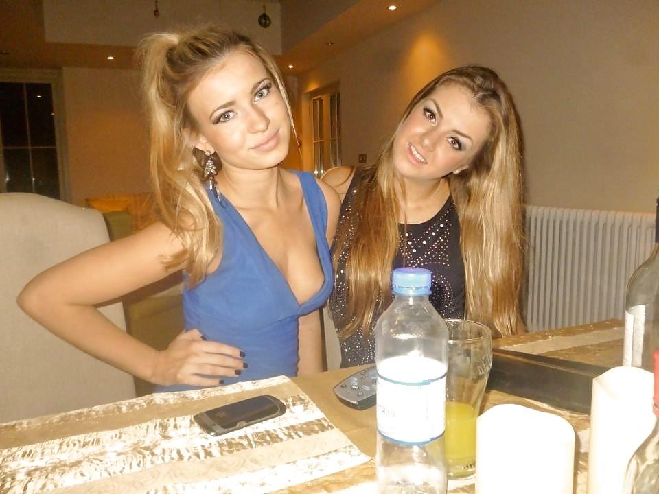 25P Downblouse - Cleavage 10