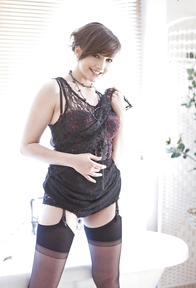 16P Babe in Lace