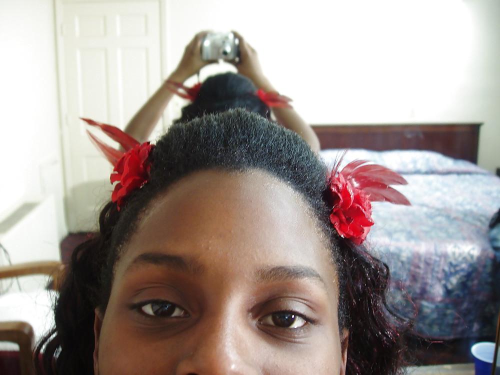 25P Sexy Black Teen Exposing Her Pussy!!!