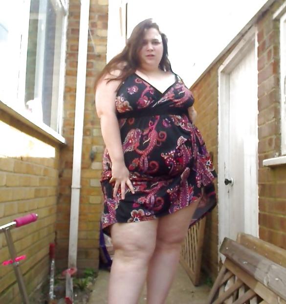 25P GORGEOUS BIG TIT BBW EXPOSED