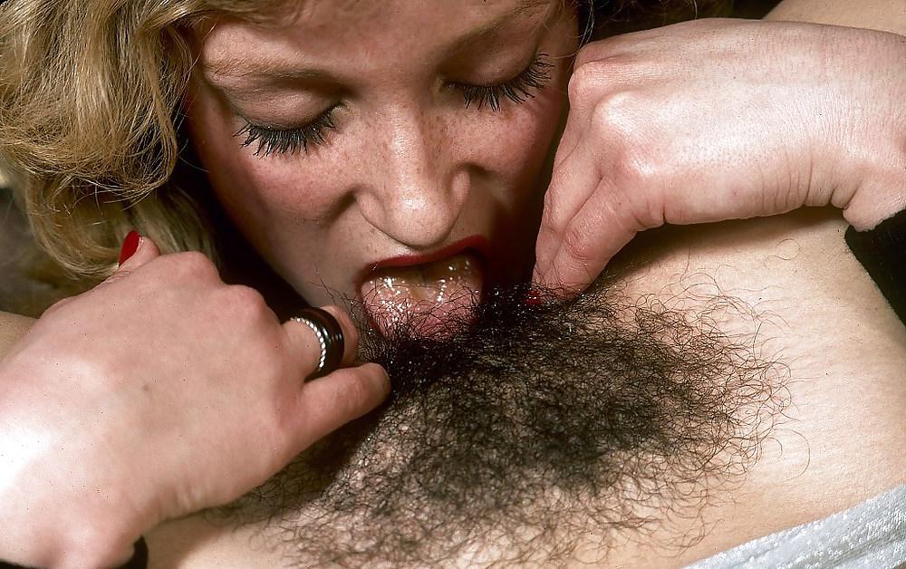 15P Retro lesbians5