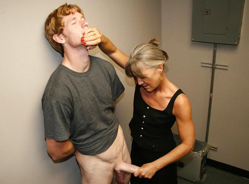 20P Mom handjob teen boys