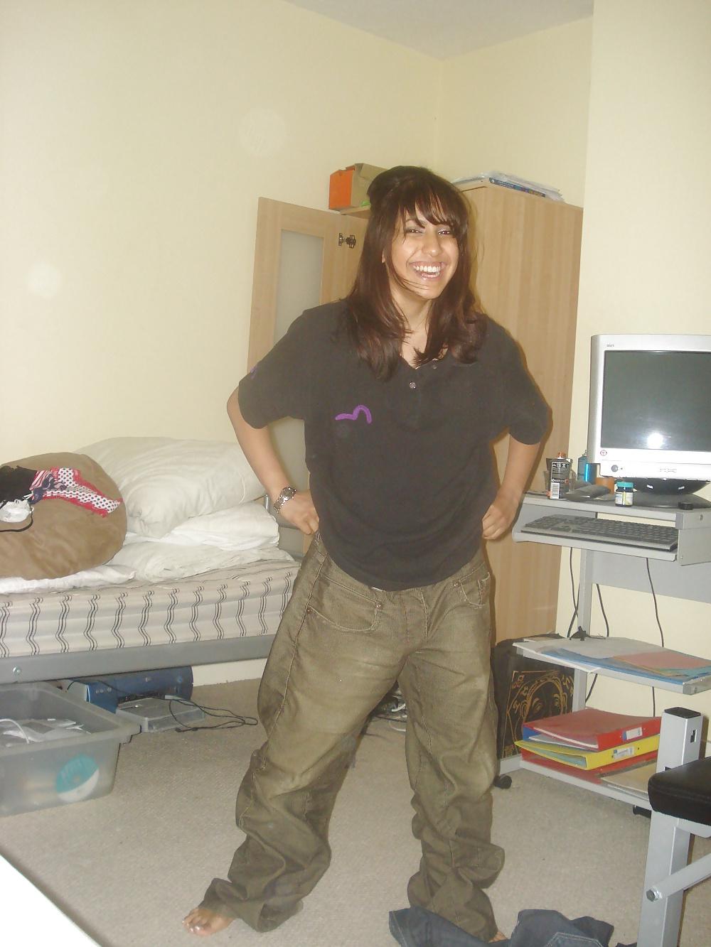 14P Naughty British Indian Desi babe