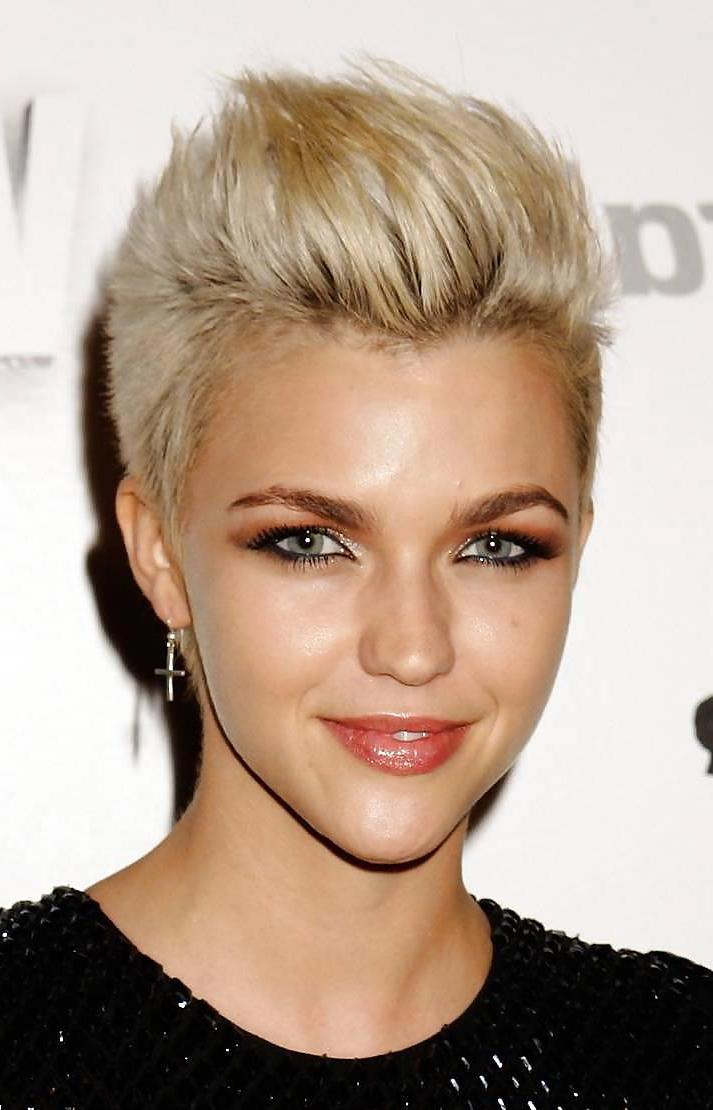 25P Gorgeous short hair styles