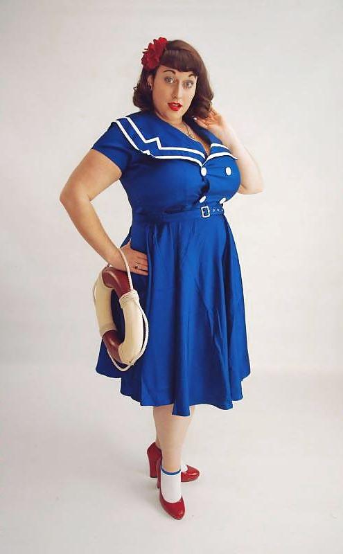 25P Voluptuous Burlesque, Pin-up and Retro Women 8
