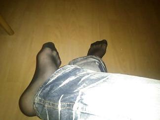 7P Stocking feet and jeans