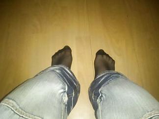 7P Stocking feet and jeans