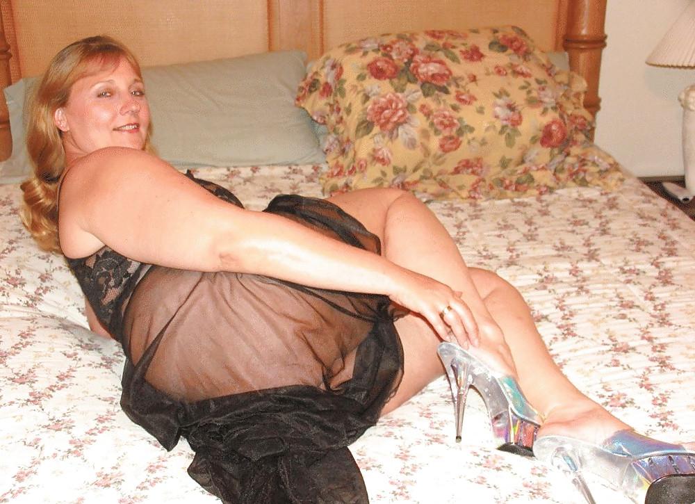 5P FUCKING MATURE BLONDE BBW