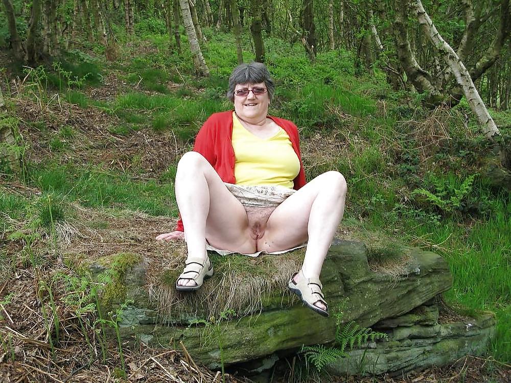 23P Is granny forgot her slip?