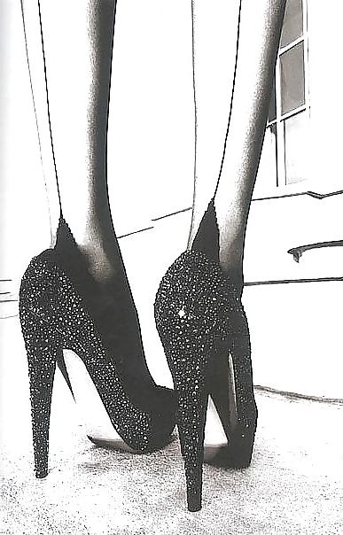 12P Classic film noir stlye heels and stockings....