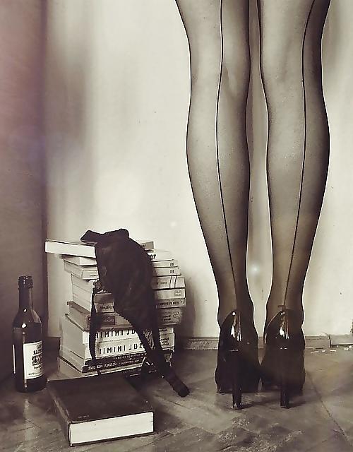 12P Classic film noir stlye heels and stockings....