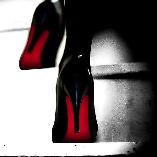12P Classic film noir stlye heels and stockings....