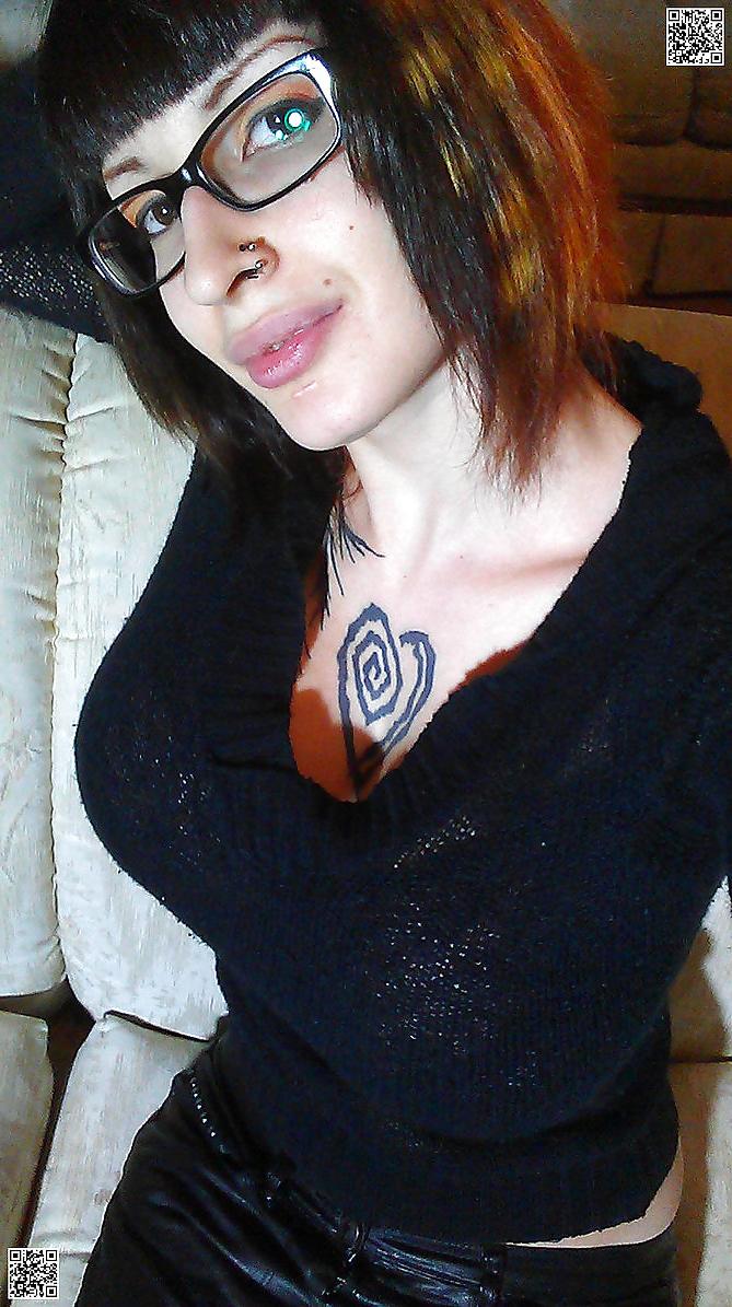 16P Ariane: Gorgeous Fake Tit Model