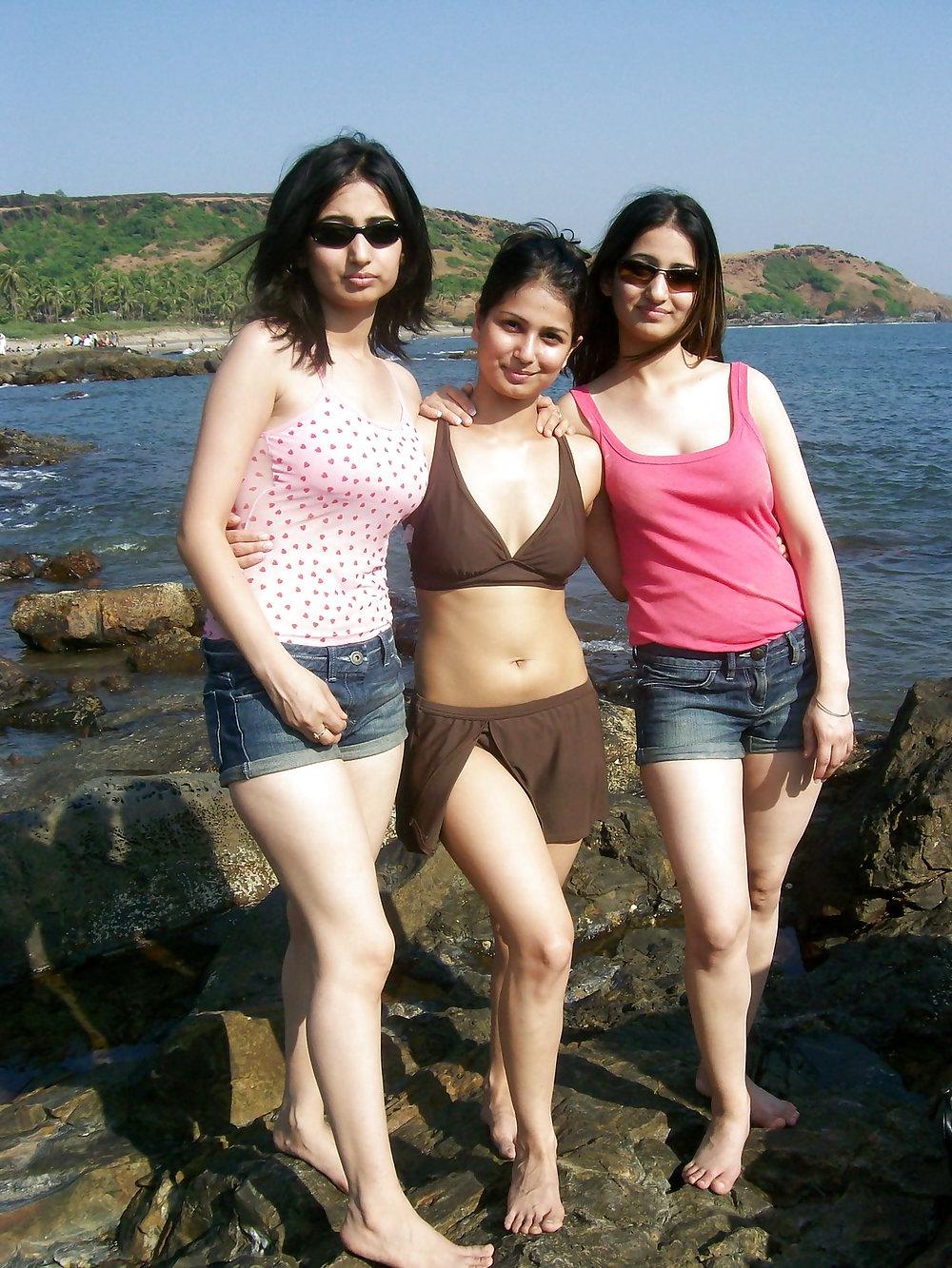 25P Rare sweet girls in saree and bikini: Collected from net