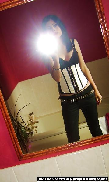 21P Gothic Beauties I