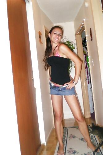 25P Stolen Pics - Brunette in Shower