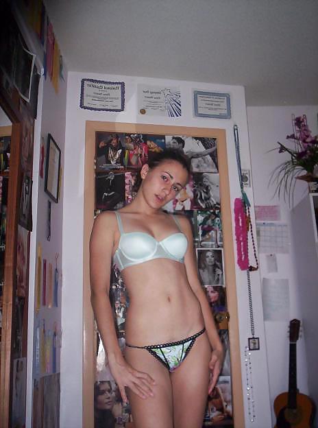 25P Stolen Pics - Brunette in Shower