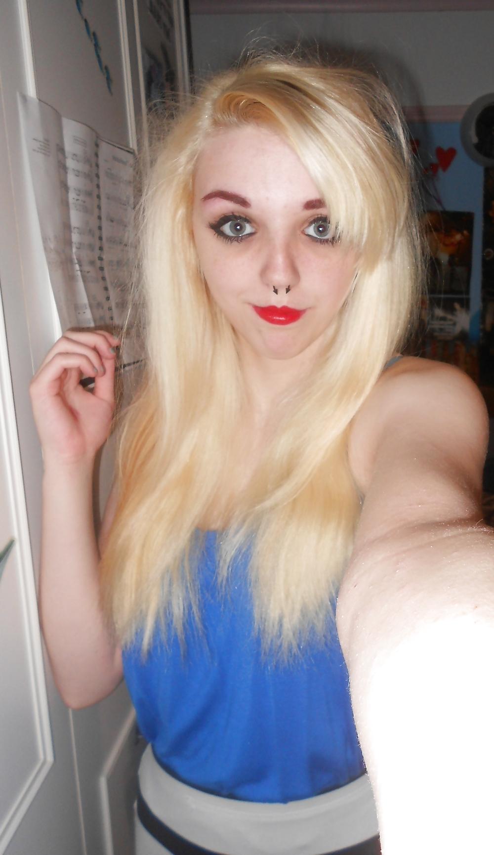 20P British teen babe