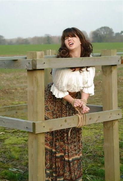 25P Fetish Girl Rosaleen