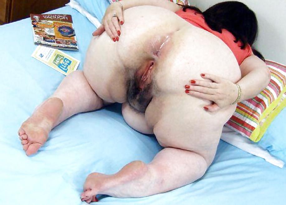 24P BBW Mature Spreading her Big Holes PART 12