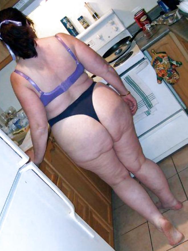 24P BBW Mature Spreading her Big Holes PART 12