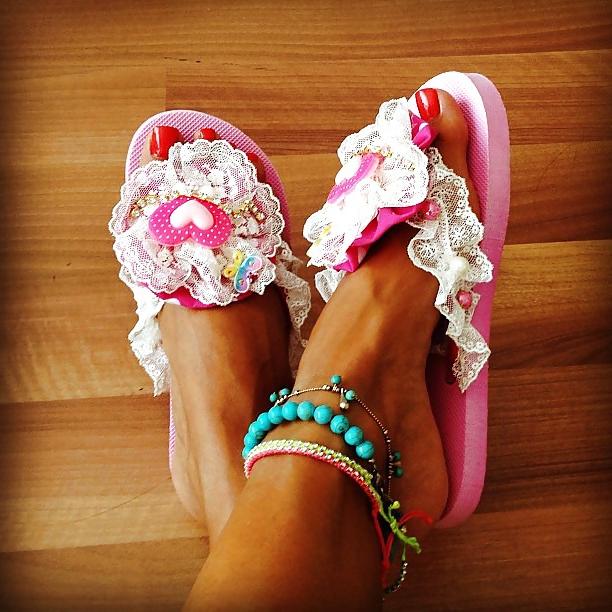 11P I love feet and sandals