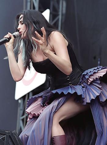 25P Gothic Rock Singers