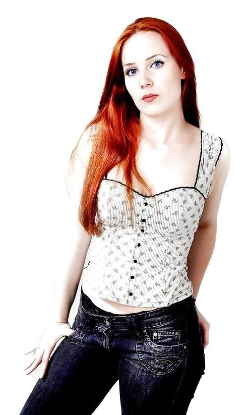 25P Gothic Rock Singers