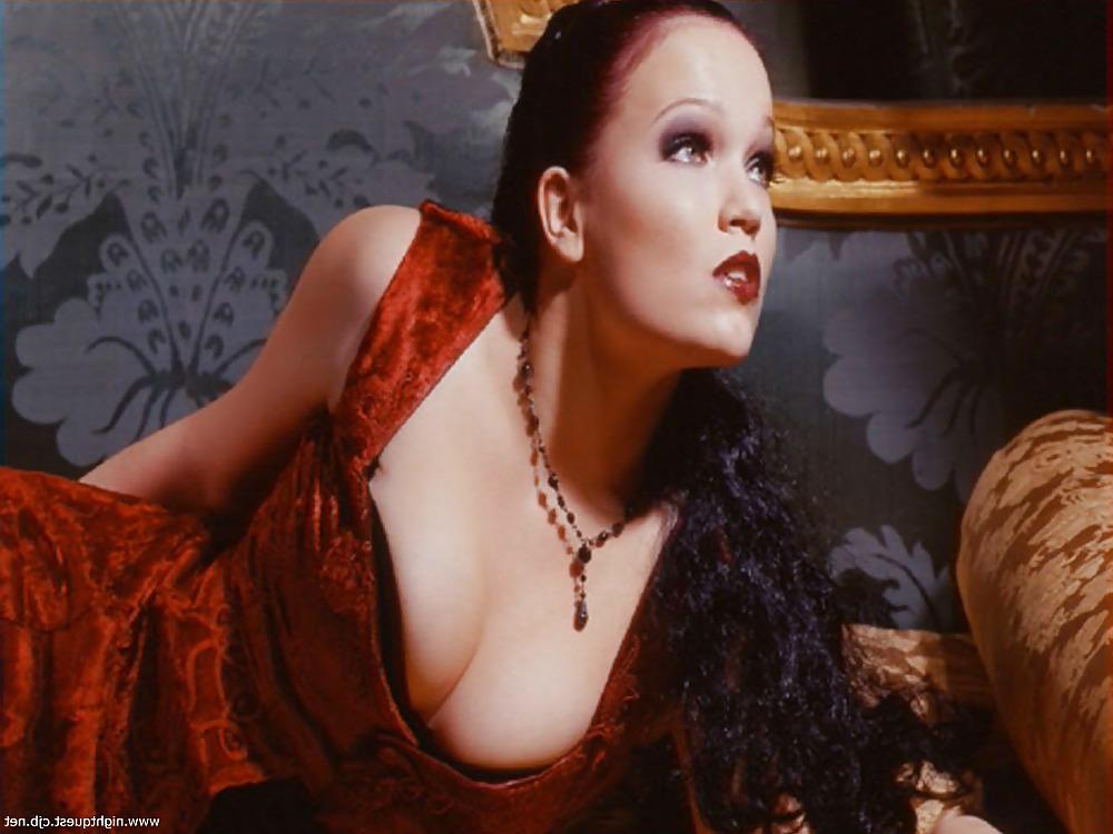 25P Gothic Rock Singers