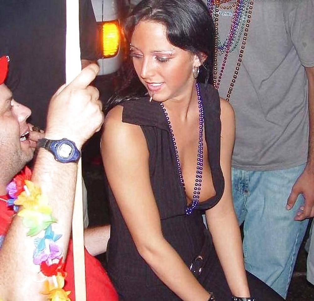 24P Downblouse cleavage 1
