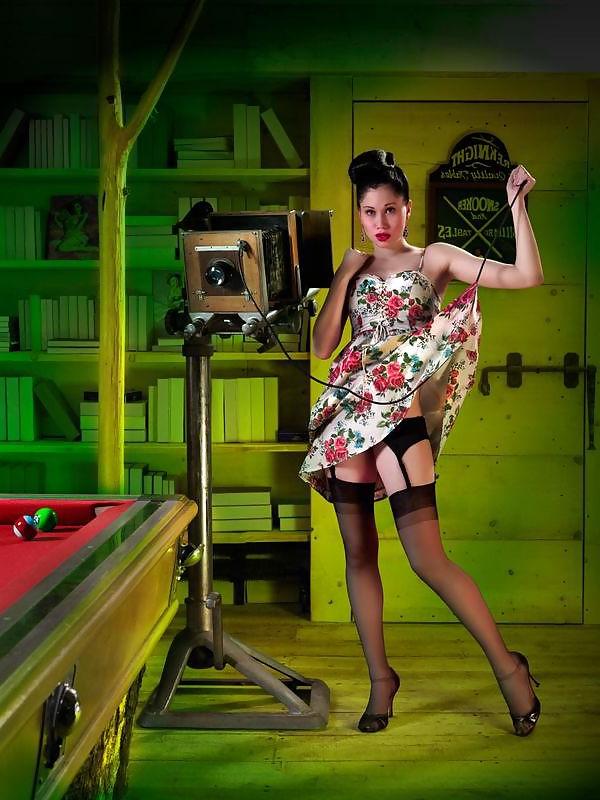 25P Beer 'n' Billiards  (Modern Retro)